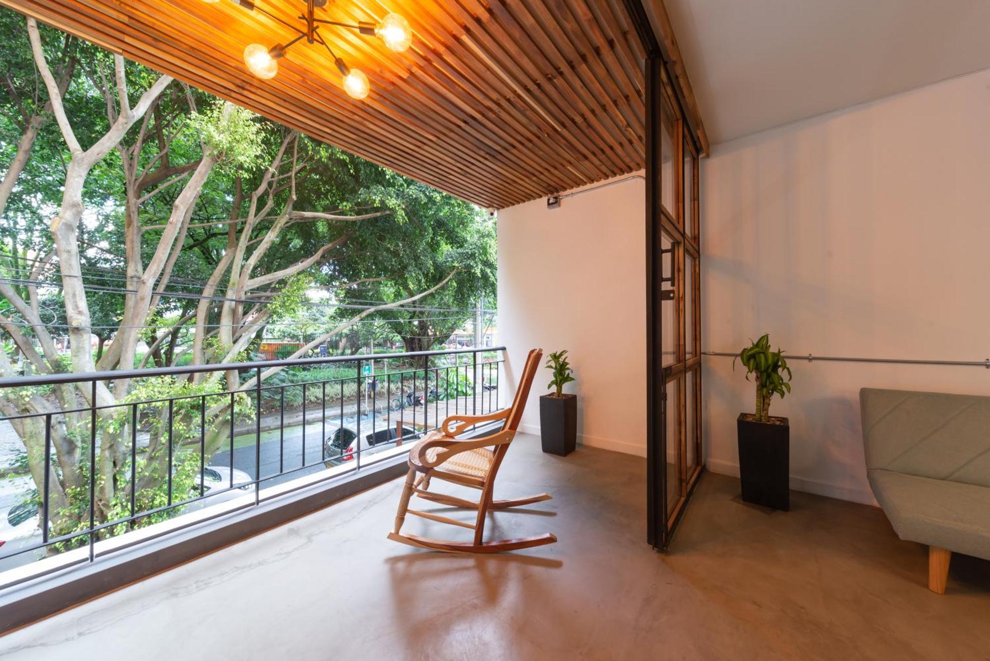 Casa Mosaiko Primer Parque Laureles Medellin Exterior photo